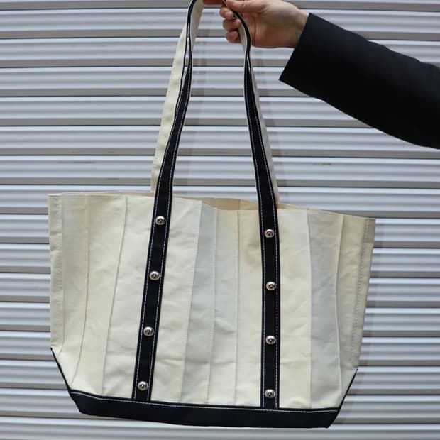 MASU PLEATED TOTE BAG