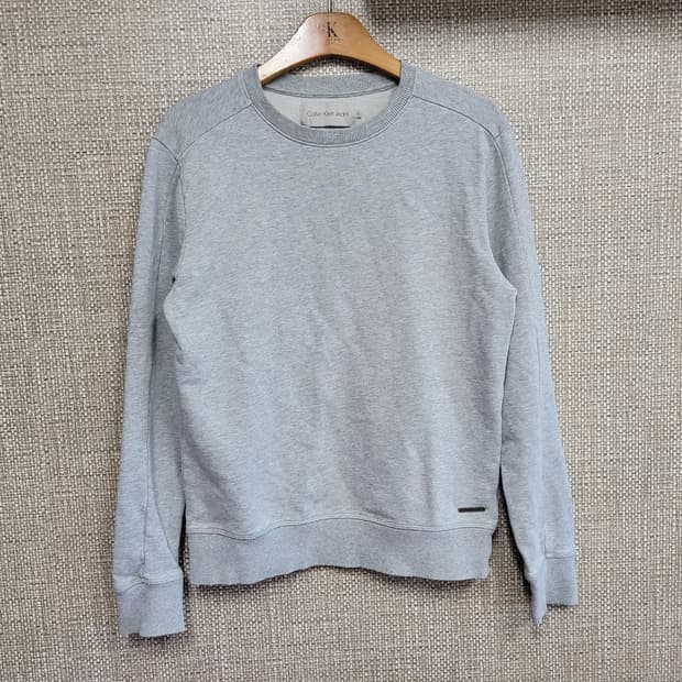 M 95사이즈 캘빈클라인 맨투맨