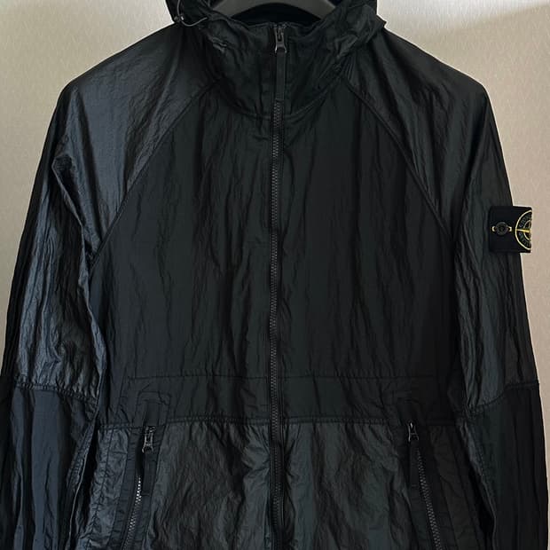 스톤아일랜드 나일론 와트로 에코닐 자켓 24ss M(100)