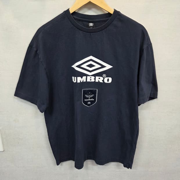 엄브로 빅로고 반팔 s 90