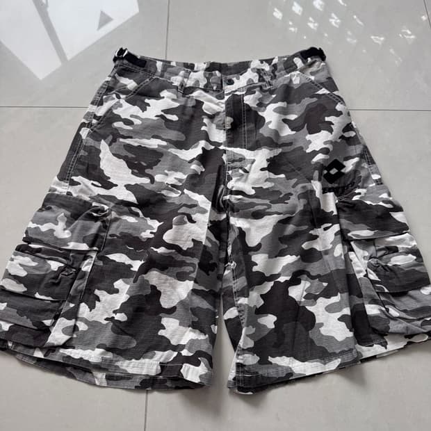 CARGO SHORTS 카모플라주 카고 반바지