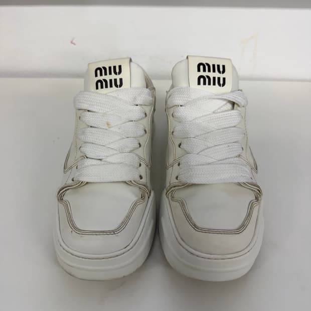 정품) 미우미우 로고 레더 스니커즈 37.5 