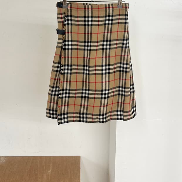 버버리 노바 체크 랩 스커트