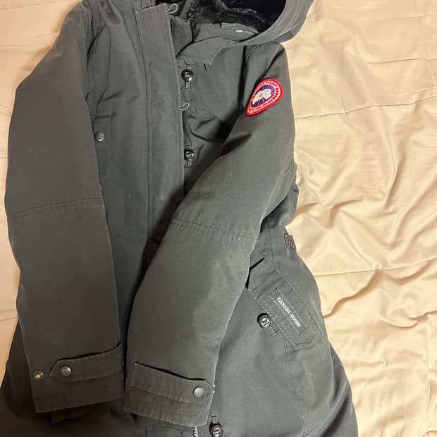 캐나다구스 패딩 xs
