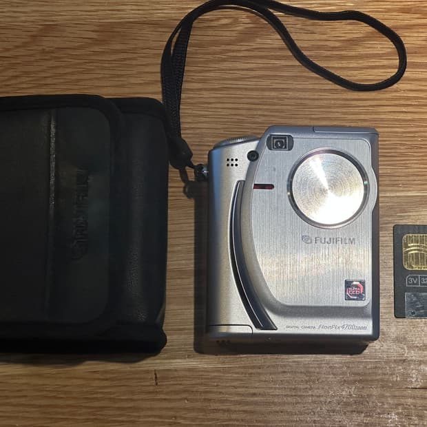 작례 O) 후지필름 파인픽스 4700z 빈티지 디카