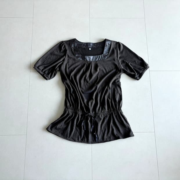 square neck ribbon waist top
