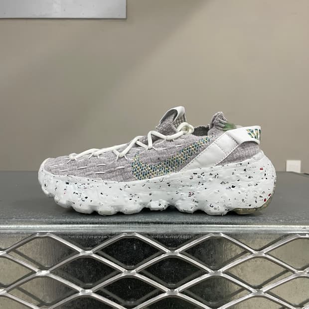 나이키 스페이스 히피 04 라이트 본 235