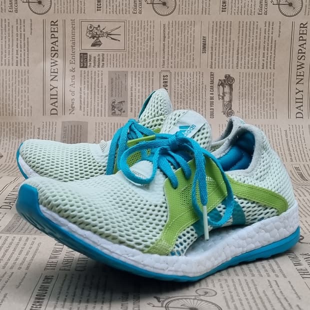 아디다스 퓨어부스트 여성운동화240 