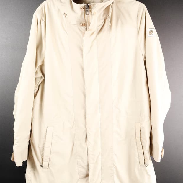 코오롱 아이보리 바람막이