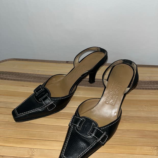 페라가모 스티치 블랙 슬링백