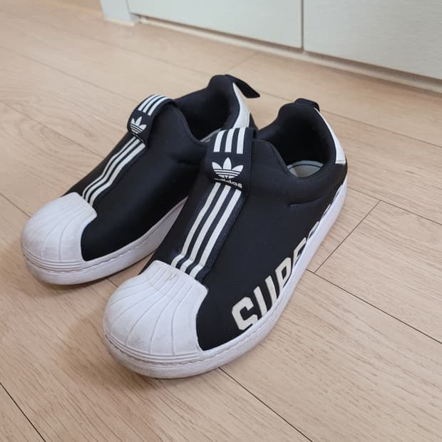 아디다스 Adidas 슈퍼스타 키즈 슬립온 200 블랙