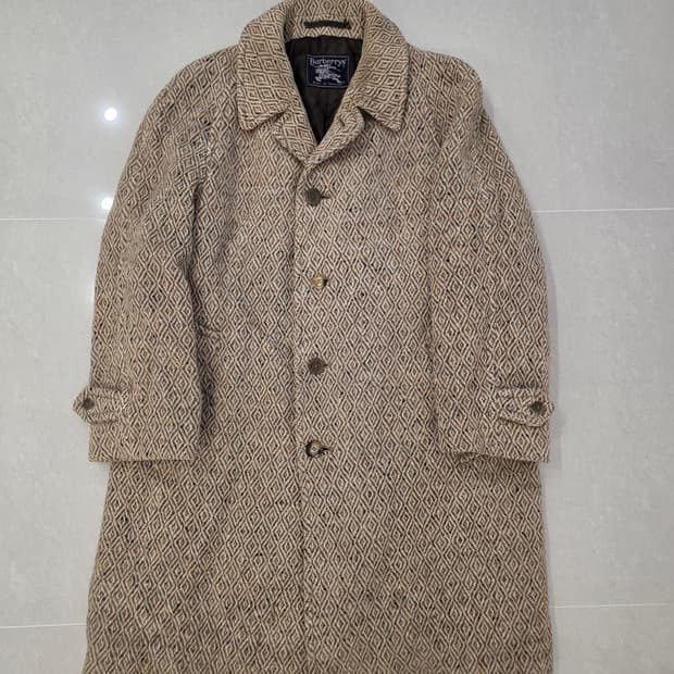 버버리 아이리쉬 트위드 다이아몬드 패턴