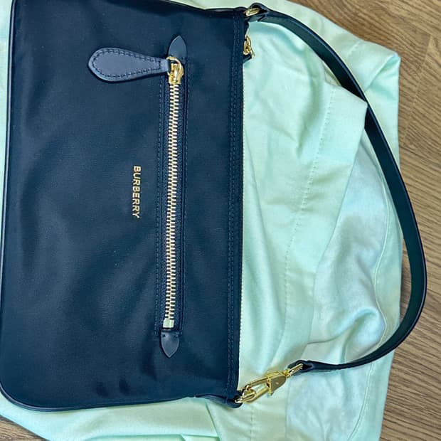 버버리 나일론 파우치 숄더백