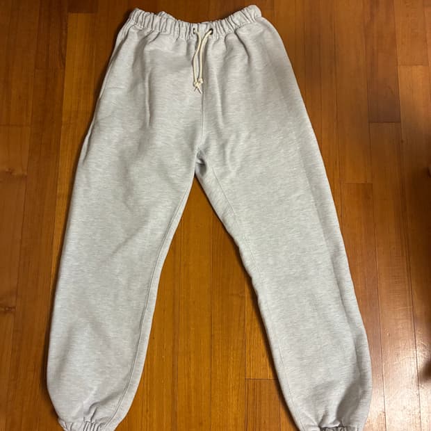 에센스룸 블라인드파일즈 스웻팬츠