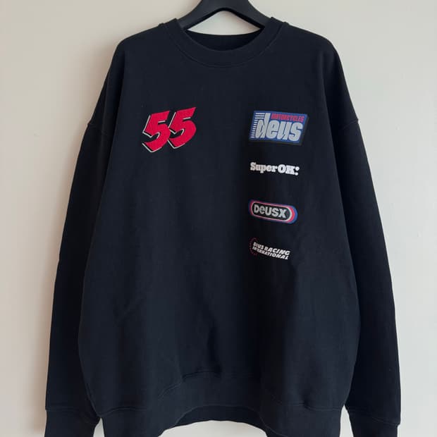 데우스 엑스 마키나 데칼 모토크루 맨투맨