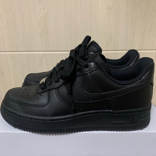 나이키 에어포스 1 '07 로우 트리플 블랙