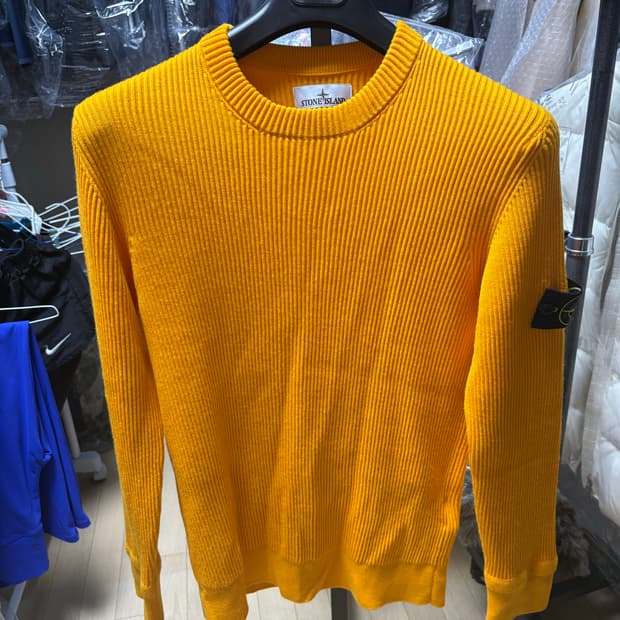 스톤아일랜드 귤색 니트 L