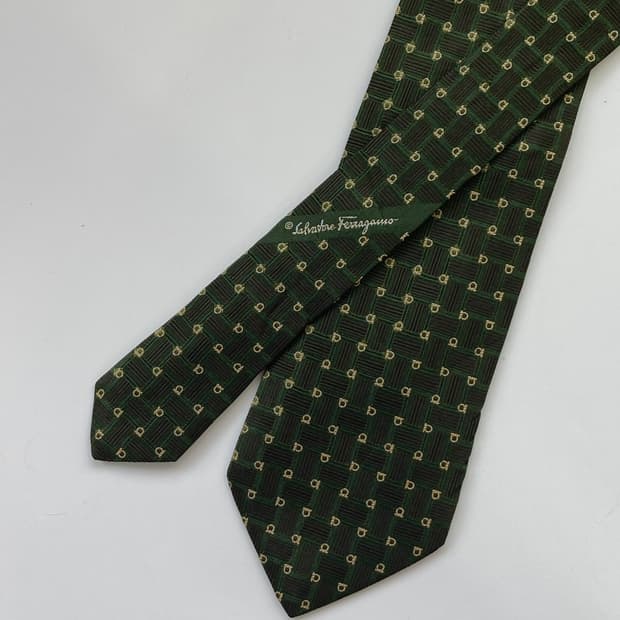 페레가모(Ferragamo) 모노그램 명품 정품 넥타이