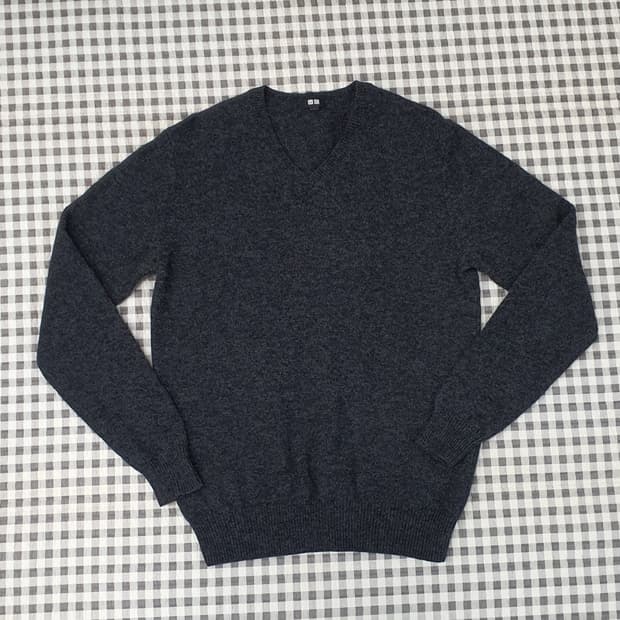 유니클로 울100 브이넥 니트 남자95
