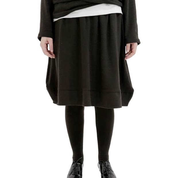 에옹쓰 Uls Mountain Skirt / Deep Dark