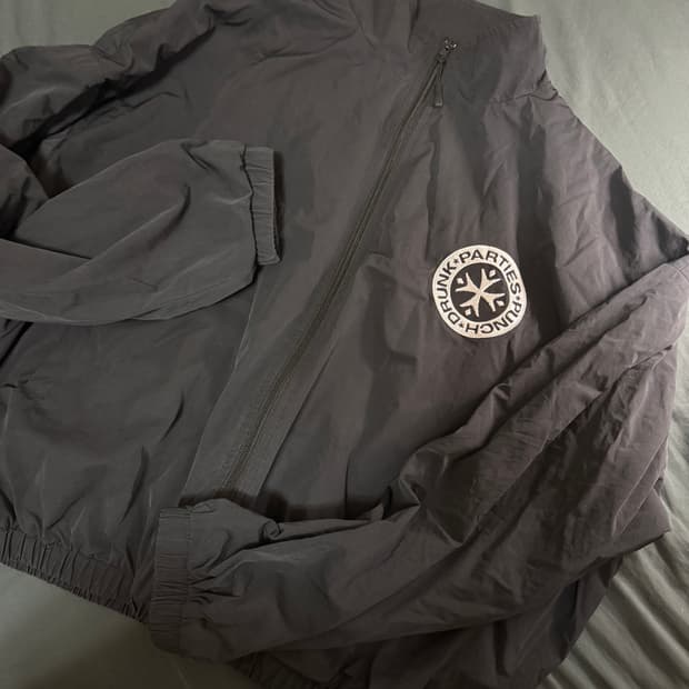 펀치드렁크파티즈 윈드자켓