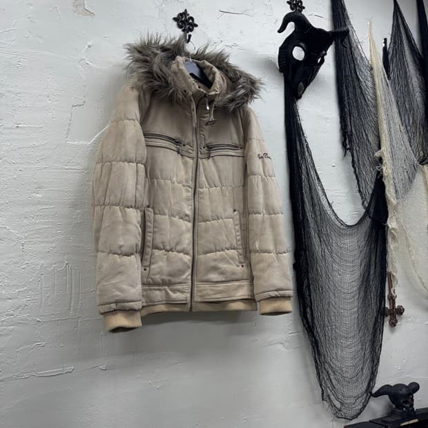 Von dutch 00s y2k trimming fur begie dow