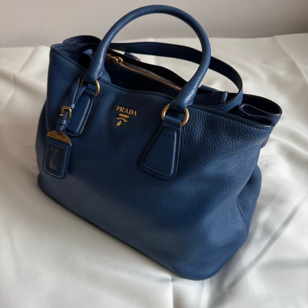 프라다 비텔로 다이노 레더 토트백