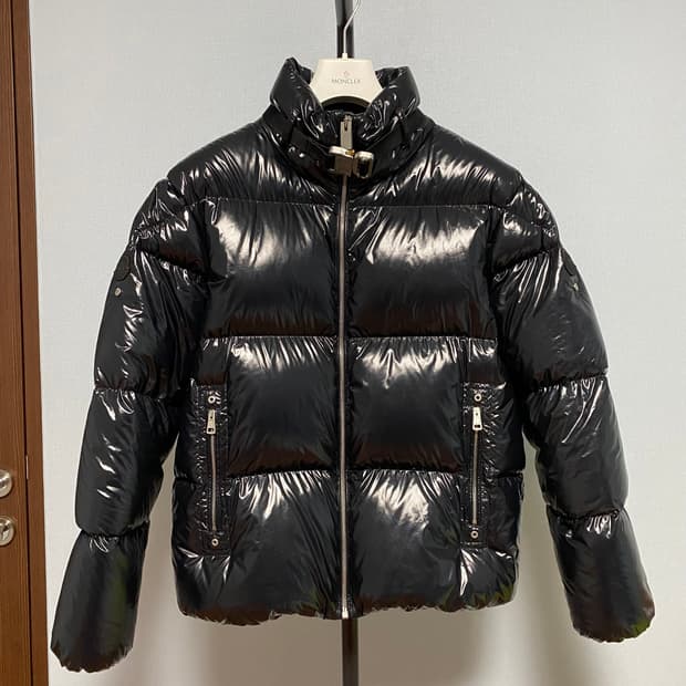 [1] 21FW 몽클레어 알릭스 마호가누스 쇼트 다운 패딩 자켓 블랙