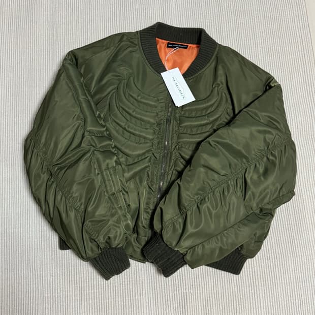 써저리 본 엠보싱 마원 카키(M)