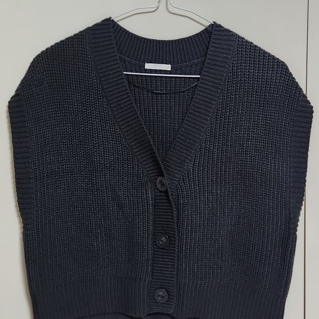 Gu 차콜 니트 베스트 조끼