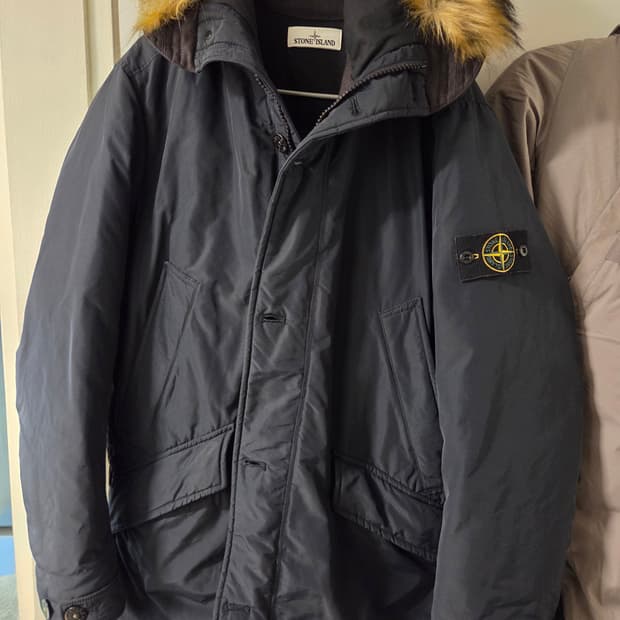 스톤아일랜드 마이크로랩스 패딩 L(100-105)