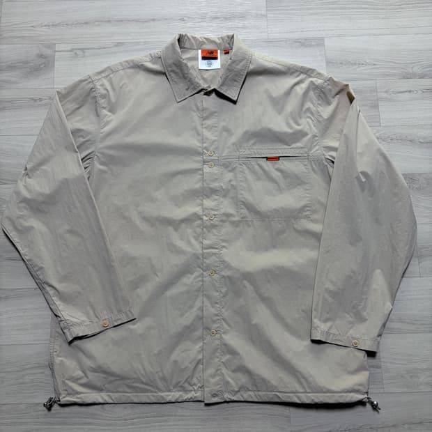 뉴발란스x호텔990 엔지니어드 1PK 셔츠 베이지 L사이즈 판매