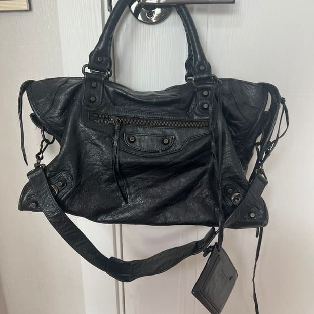 발렌시아가 모터백 정품