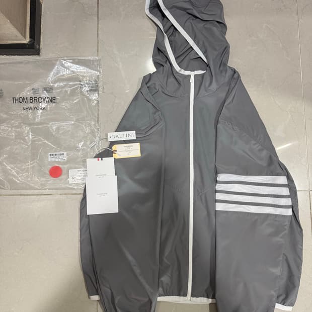 [당일출고,2사이즈] 새상품급 톰브라운 립스탑 바람막이