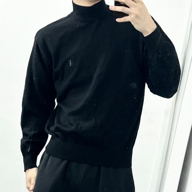 입생로랑 모크넥 니트