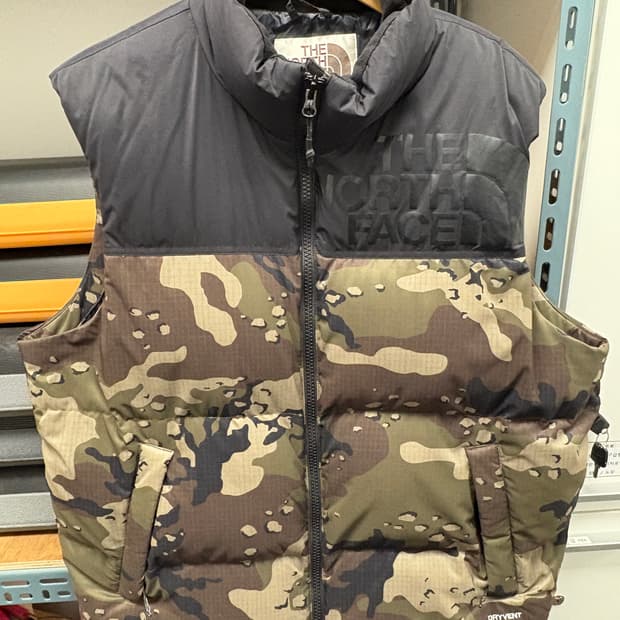 노스페이스 카모 패딩베스트