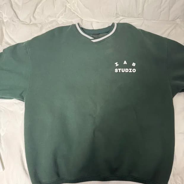 Iab studio x Yonex 스웻셔츠 그린 판매합니다