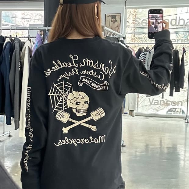 벤슨 Motocycles 스파이더스컬자수 롱슬리브긴팔티