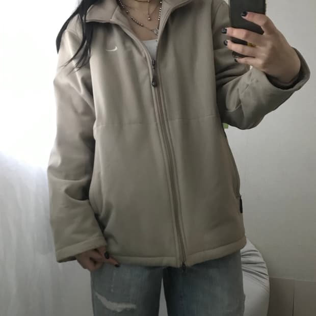 나이키 베이지 투웨이 패딩