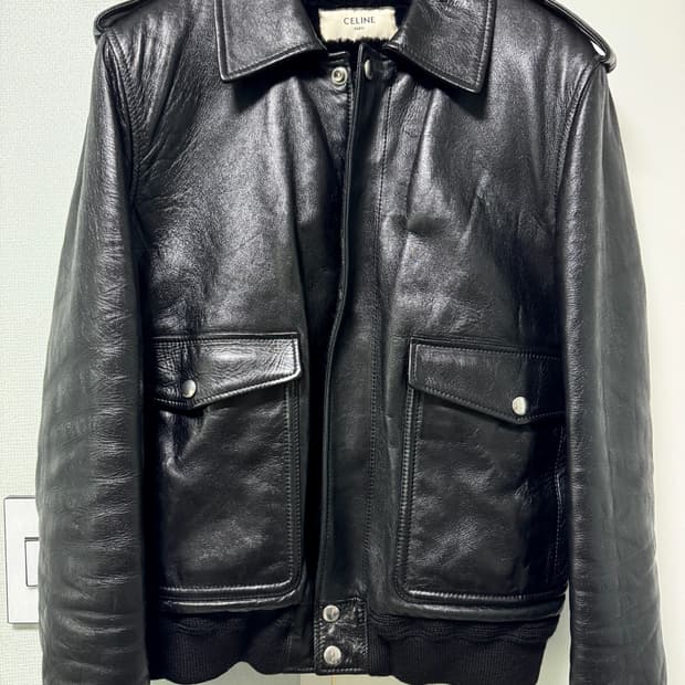 급할인 48사이즈 셀린느 19fw 블랙 색상의 셀린느 양털 레더 자켓