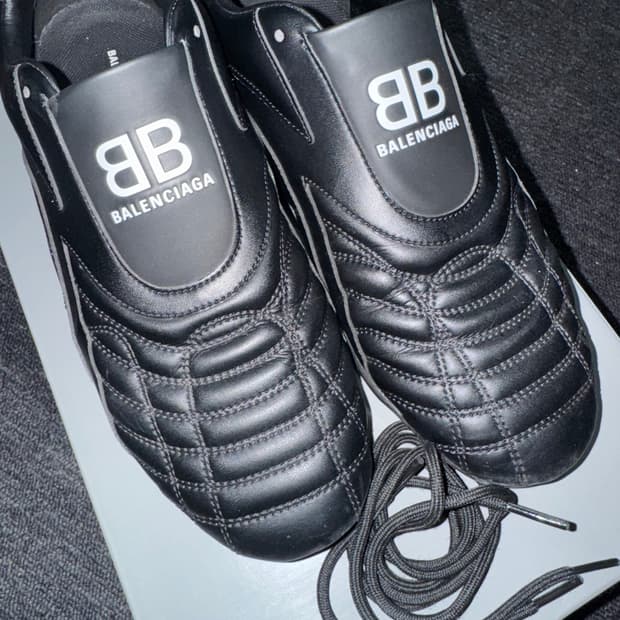 발렌시아가 젠 스니커즈 41사이즈 