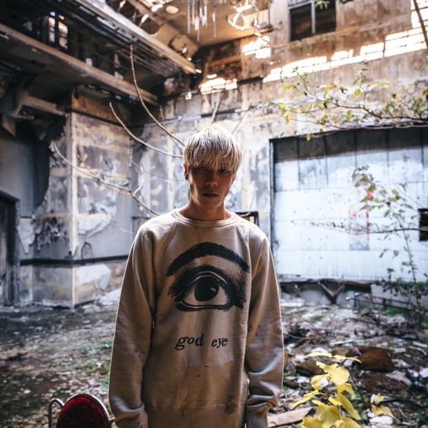 [m] 세인트미카엘 god eye 스웻 셔츠