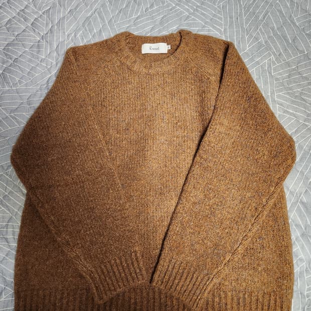 니티드 부클 래글런 크롭 라운드 니트 CAMEL XL