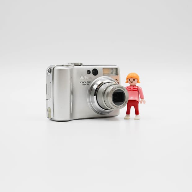Nikon COOLPIX 5900 (니콘 쿨픽스 5900)