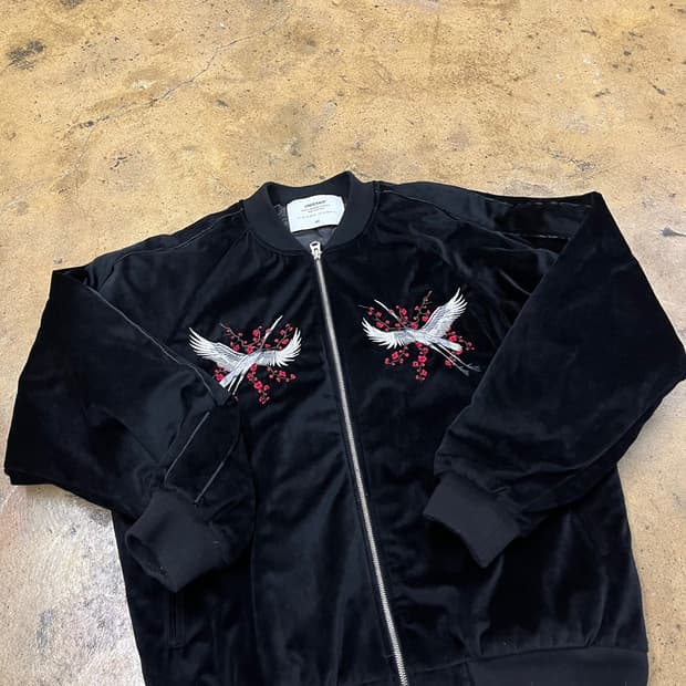 [정품/48] 언더에어 자수 벨벳 스카쟌 자켓 b18