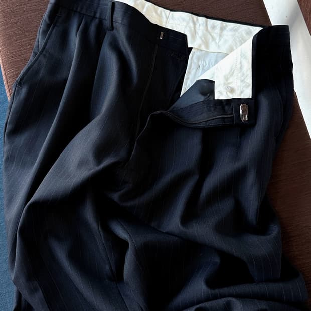 Design stripe 2 pleats wide trouser