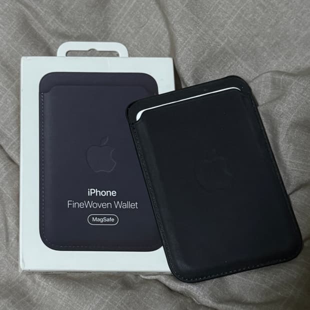 애플 파인우븐 맥세이프 지갑