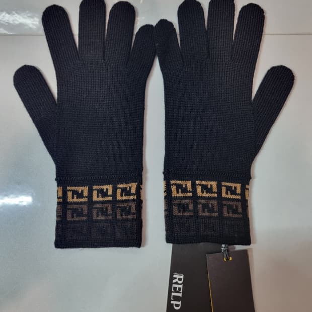 정품 펜디 장갑