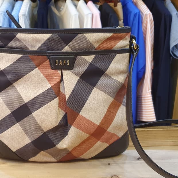 닥스 체크 크로스백