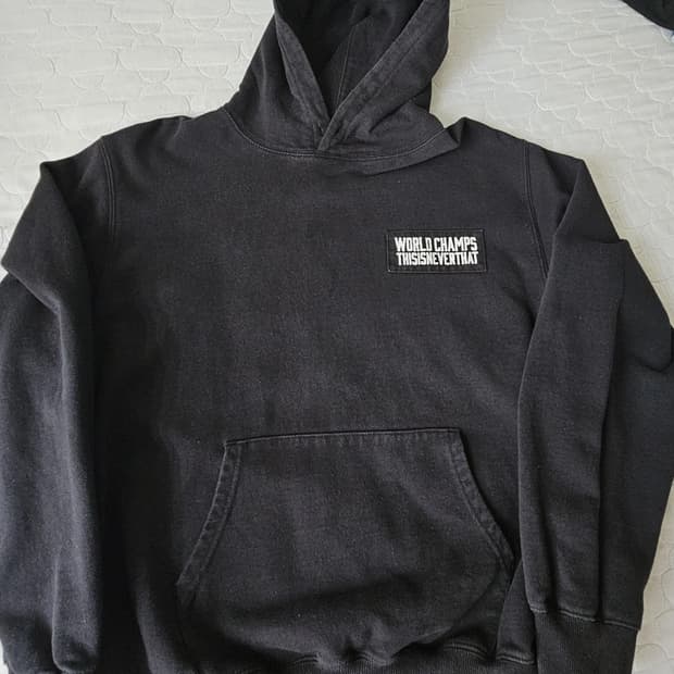 디네댓 월드 챔스 후드티